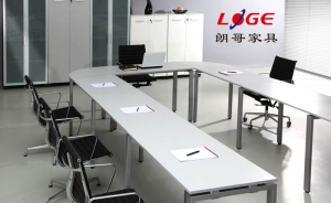 辦公會議臺使用注意事項。